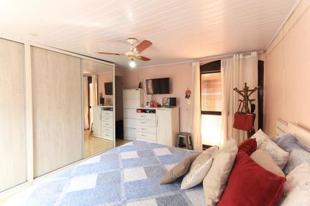 Casa à venda com 230m², 4 quartos e 2 vagasSuíte