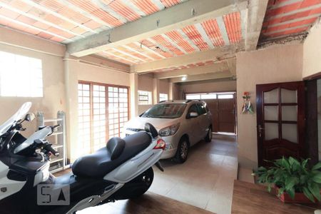 Casa à venda com 230m², 4 quartos e 2 vagasGaragem