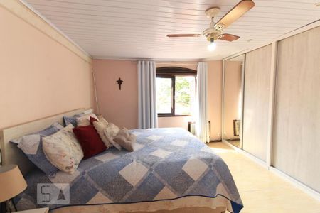 Casa à venda com 230m², 4 quartos e 2 vagasSuíte