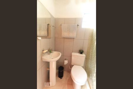 Casa à venda com 230m², 4 quartos e 2 vagasBanheiro do escritorio