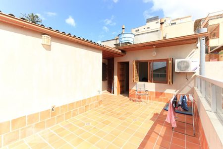 Casa à venda com 230m², 4 quartos e 2 vagasEscritório