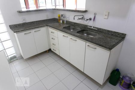Apartamento para alugar com 198m², 3 quartos e 3 vagas Apartamento para alugar com 198m², 3 quartos e 3 vagasCozinha