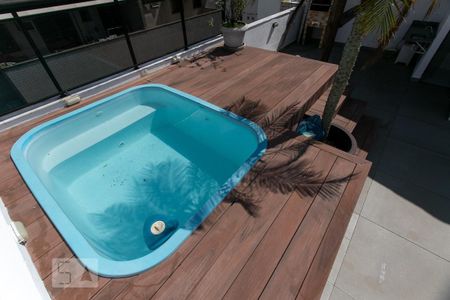 Apartamento para alugar com 198m², 3 quartos e 3 vagas Apartamento para alugar com 198m², 3 quartos e 3 vagasPiscina