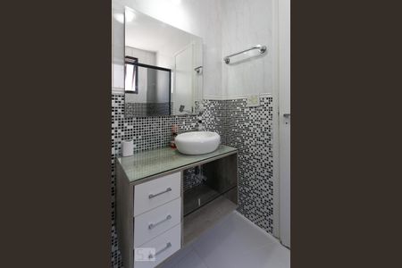 Apartamento para alugar com 198m², 3 quartos e 3 vagas Apartamento para alugar com 198m², 3 quartos e 3 vagasBanheiro da Suíte 2