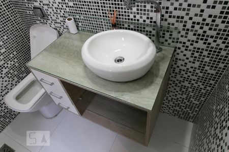 Apartamento para alugar com 198m², 3 quartos e 3 vagas Apartamento para alugar com 198m², 3 quartos e 3 vagasBanheiro da Suíte 2