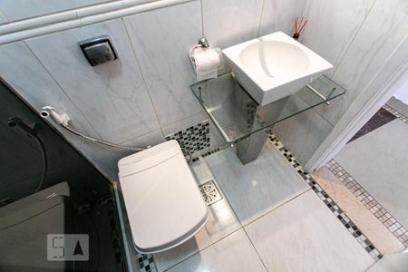 Apartamento para alugar com 198m², 3 quartos e 3 vagas Apartamento para alugar com 198m², 3 quartos e 3 vagasBanheiro Corredor