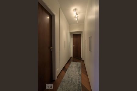 Apartamento à venda com 130m², 3 quartos e 3 vagas Apartamento à venda com 130m², 3 quartos e 3 vagasCloset da suíte 1