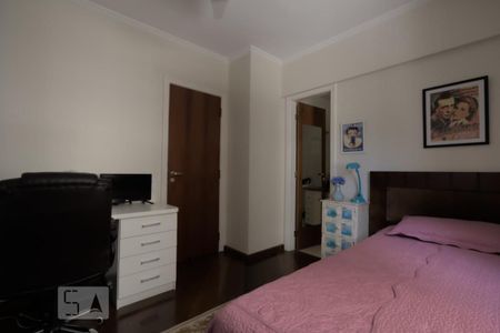 Apartamento à venda com 130m², 3 quartos e 3 vagas Apartamento à venda com 130m², 3 quartos e 3 vagasQuarto Suíte 2
