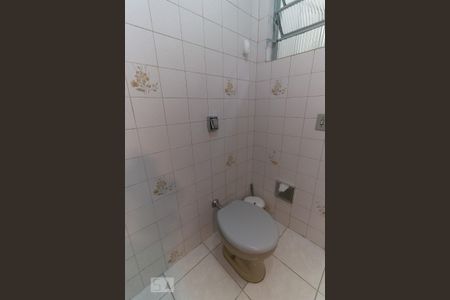 Casa à venda com 184m², 4 quartos e 2 vagas Casa à venda com 184m², 4 quartos e 2 vagasBanheiro 2