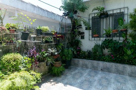 Casa à venda com 184m², 4 quartos e 2 vagas Casa à venda com 184m², 4 quartos e 2 vagasQuintal