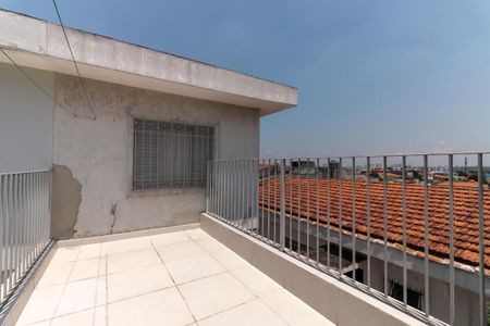 Casa à venda com 184m², 4 quartos e 2 vagas Casa à venda com 184m², 4 quartos e 2 vagasVaranda