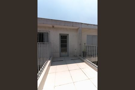 Casa à venda com 184m², 4 quartos e 2 vagas Casa à venda com 184m², 4 quartos e 2 vagasVaranda