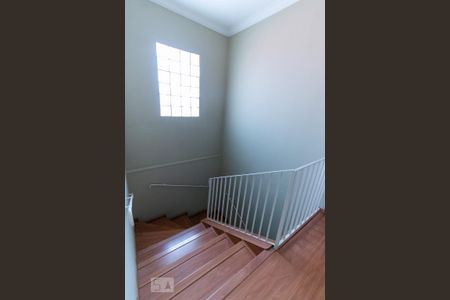 Casa à venda com 184m², 4 quartos e 2 vagas Casa à venda com 184m², 4 quartos e 2 vagasHall Superior