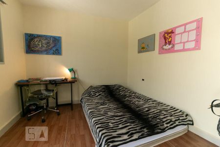 Casa à venda com 184m², 4 quartos e 2 vagas Casa à venda com 184m², 4 quartos e 2 vagasQuarto 4