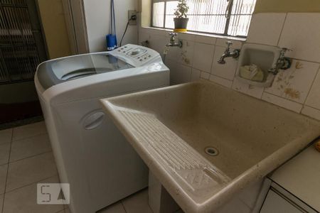 Casa à venda com 184m², 4 quartos e 2 vagas Casa à venda com 184m², 4 quartos e 2 vagasArea de Serviço