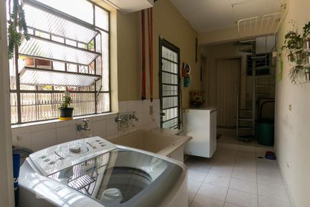 Casa à venda com 184m², 4 quartos e 2 vagas Casa à venda com 184m², 4 quartos e 2 vagasArea de Serviço