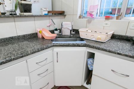 Casa à venda com 138m², 3 quartos e 2 vagas Casa à venda com 138m², 3 quartos e 2 vagasCozinha