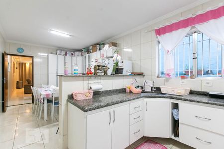 Casa à venda com 138m², 3 quartos e 2 vagas Casa à venda com 138m², 3 quartos e 2 vagasCozinha