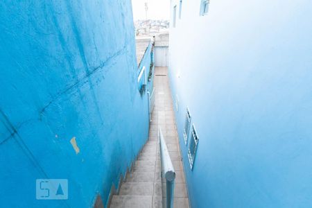 Casa à venda com 138m², 3 quartos e 2 vagas Casa à venda com 138m², 3 quartos e 2 vagasEscada