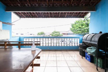 Casa à venda com 138m², 3 quartos e 2 vagas Casa à venda com 138m², 3 quartos e 2 vagasVaranda