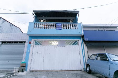 Casa à venda com 138m², 3 quartos e 2 vagas Casa à venda com 138m², 3 quartos e 2 vagasFachada