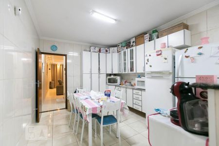 Casa à venda com 138m², 3 quartos e 2 vagas Casa à venda com 138m², 3 quartos e 2 vagasCozinha