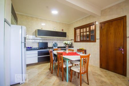 Casa para alugar com 350m², 4 quartos e 2 vagas Casa para alugar com 350m², 4 quartos e 2 vagasCozinha