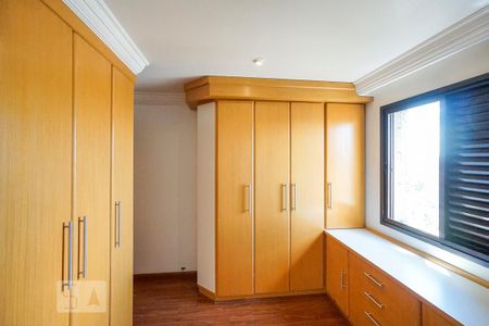 Apartamento à venda com 170m², 3 quartos e 3 vagasCloset da suíte 02