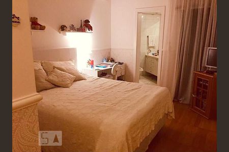 Apartamento à venda com 440m², 4 quartos e 5 vagas Apartamento à venda com 440m², 4 quartos e 5 vagasQuarto