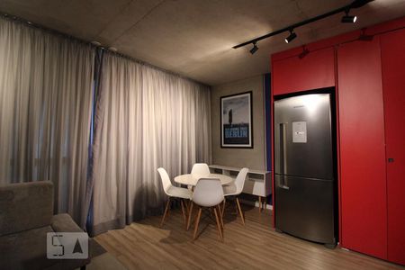Sala/Cozinha de kitnet/studio para alugar com 1 quarto, 35m² em Santo Amaro, São Paulo