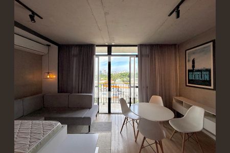 Sala/Quarto de kitnet/studio para alugar com 0 quarto, 35m² em Santo Amaro, São Paulo