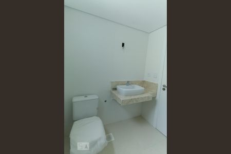 Apartamento à venda com 71m², 2 quartos e 2 vagas Apartamento à venda com 71m², 2 quartos e 2 vagasBanheiro da suíte