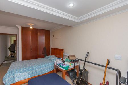 Casa à venda com 259m², 4 quartos e 4 vagasQuarto 2