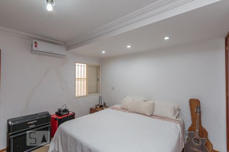 Casa à venda com 259m², 4 quartos e 4 vagasQuarto 1