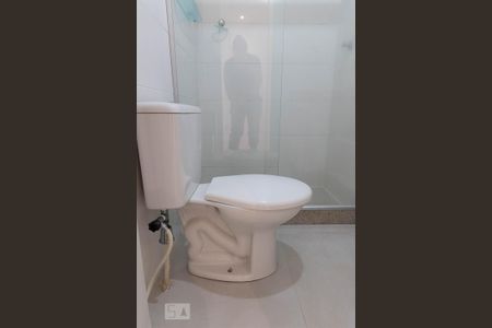 Apartamento à venda com 135m², 3 quartos e 2 vagas Apartamento à venda com 135m², 3 quartos e 2 vagasBanheiro da suíte