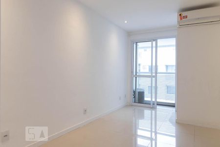 Apartamento à venda com 135m², 3 quartos e 2 vagas Apartamento à venda com 135m², 3 quartos e 2 vagasSuíte