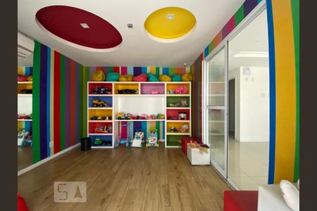 Apartamento à venda com 135m², 3 quartos e 2 vagas Apartamento à venda com 135m², 3 quartos e 2 vagasÁrea comum - brinquedoteca