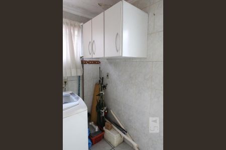 Casa à venda com 193m², 3 quartos e 2 vagasLavanderia