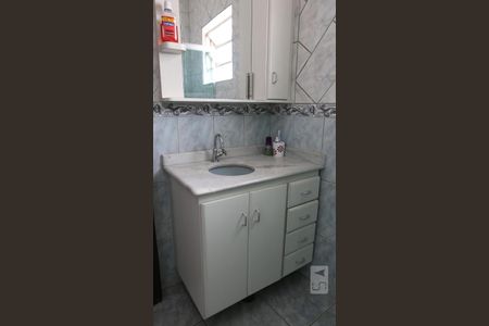 Casa à venda com 193m², 3 quartos e 2 vagasBanheiro 2