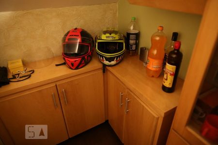 Casa à venda com 193m², 3 quartos e 2 vagasAdega