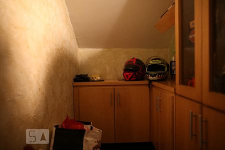 Casa à venda com 193m², 3 quartos e 2 vagasAdega