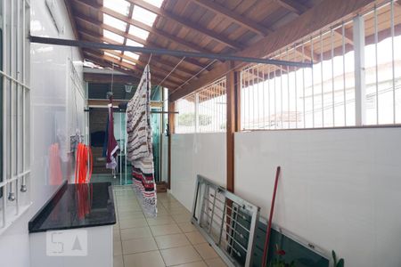 Casa à venda com 270m², 3 quartos e 4 vagasCorredor Lateral