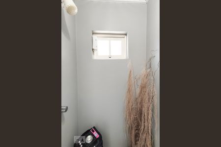 Casa à venda com 160m², 2 quartos e 2 vagas Casa à venda com 160m², 2 quartos e 2 vagasBanheiro de Serviço