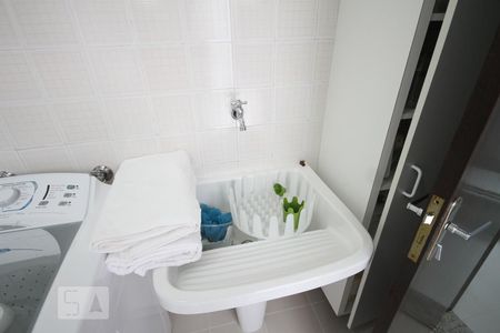 Casa de condomínio à venda com 300m², 3 quartos e 3 vagasÁrea de Serviço