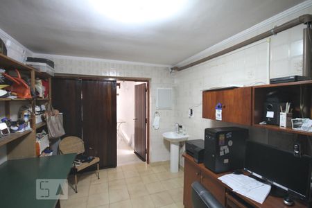 Casa de condomínio à venda com 300m², 3 quartos e 3 vagasEscritório