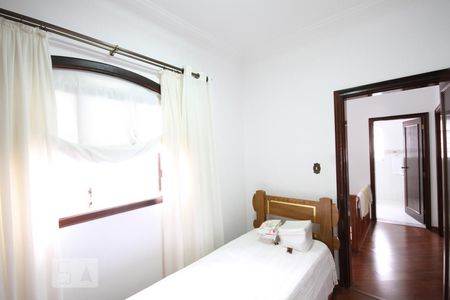 Casa de condomínio à venda com 300m², 3 quartos e 3 vagasQuarto 1