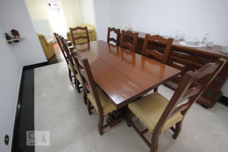 Casa de condomínio à venda com 300m², 3 quartos e 3 vagasSala