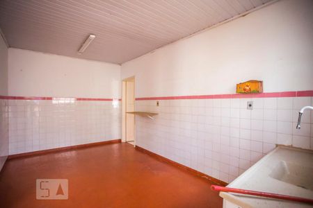 Casa à venda com 150m², 5 quartos e 4 vagas Casa à venda com 150m², 5 quartos e 4 vagasSala / Cozinha - Edicola