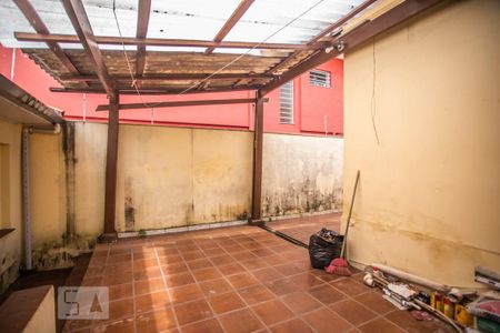 Casa à venda com 150m², 5 quartos e 4 vagas Casa à venda com 150m², 5 quartos e 4 vagasQuintal