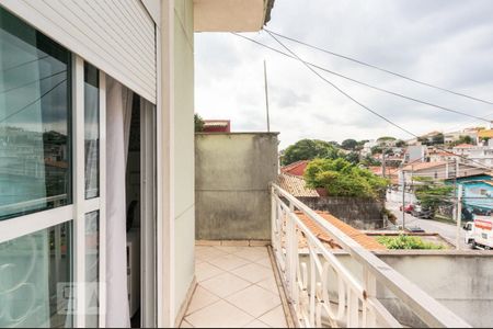Casa à venda com 175m², 3 quartos e 4 vagas Casa à venda com 175m², 3 quartos e 4 vagasVaranda